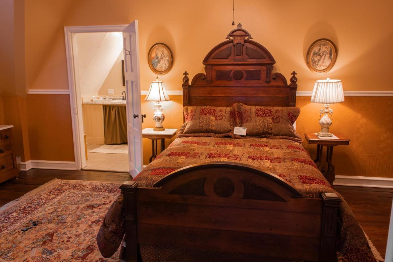 Gifford-Risley House Bed And Breakfast Media Exterior photo