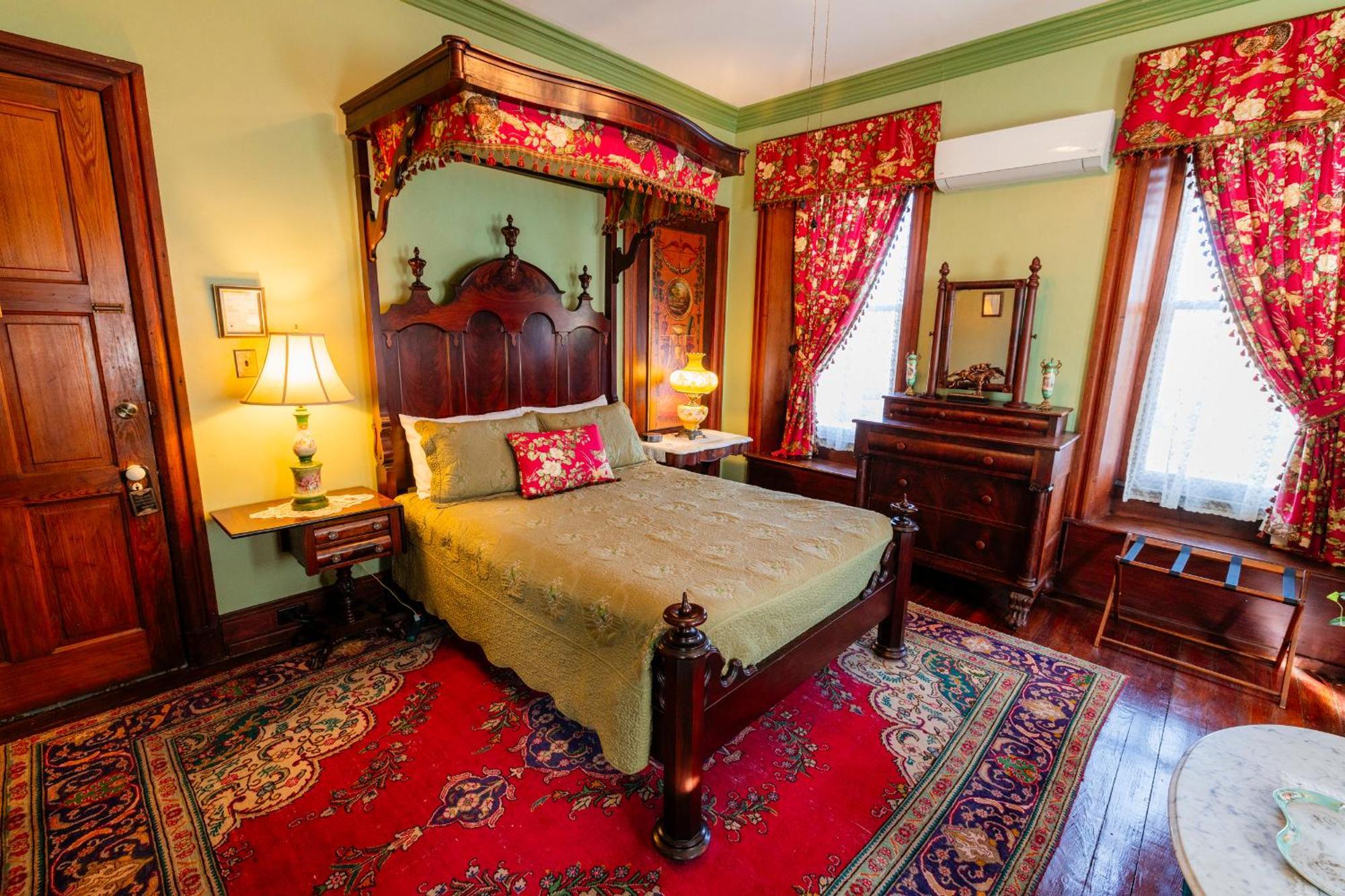 Gifford-Risley House Bed And Breakfast Media Exterior photo